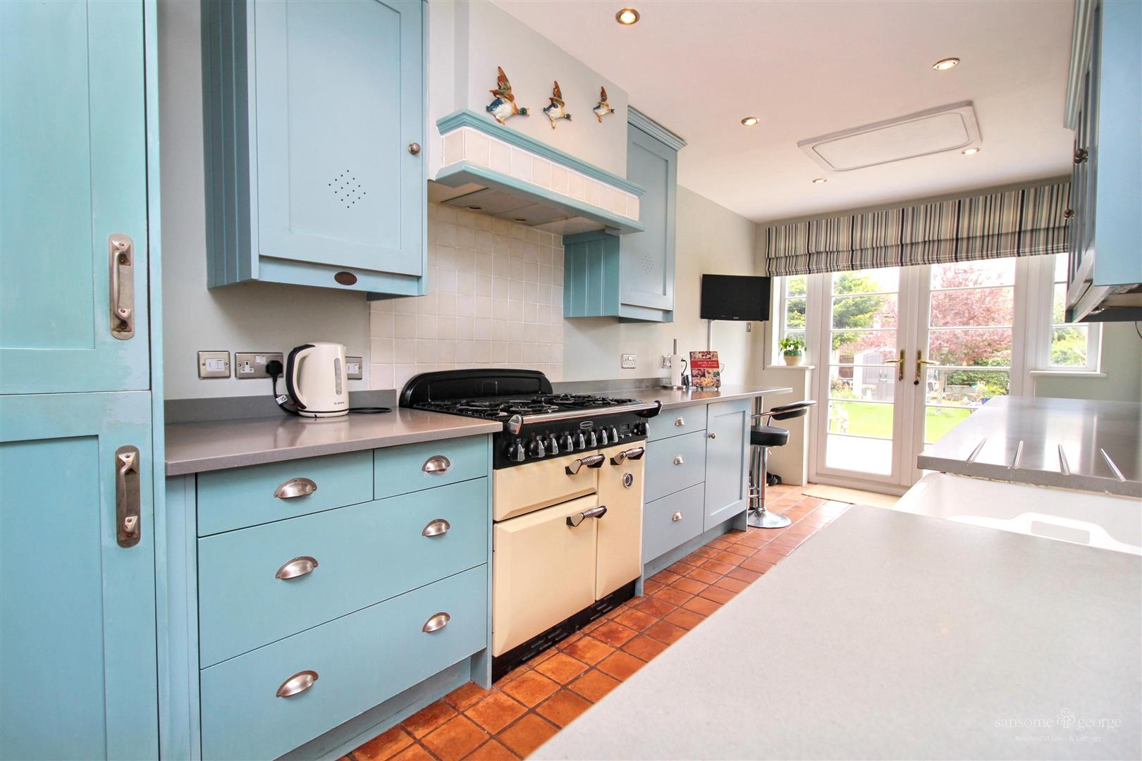 St. Michaels Road, Tilehurst, Reading